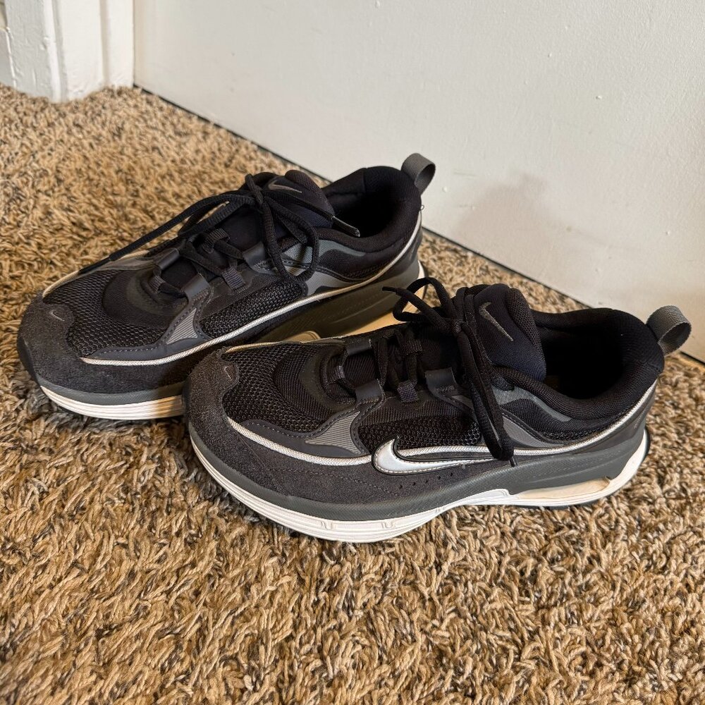 Nike Air Max Bliss sneakers in black and silver Women's size 8.5